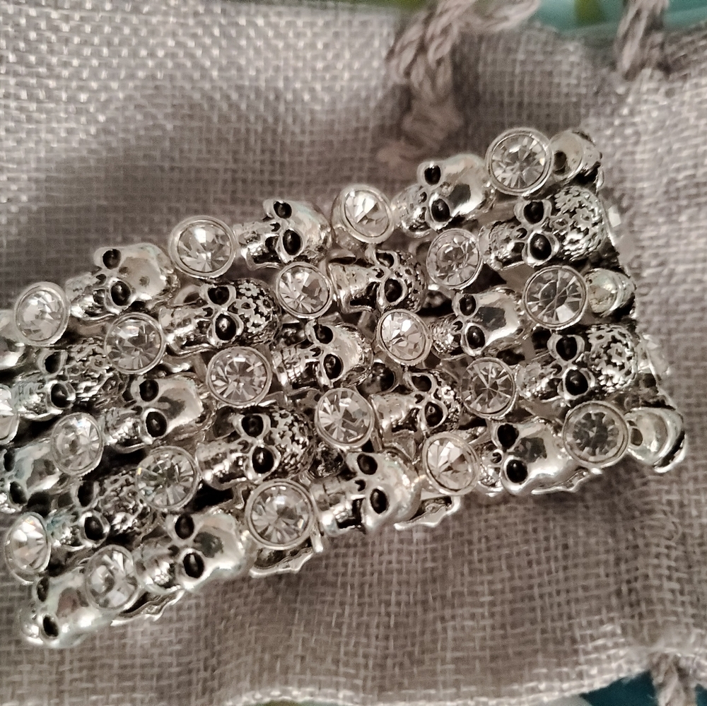 Sale AMAZING CRYSTAL & SKULL STATEMENT BRACELET - Picture 6 of 7